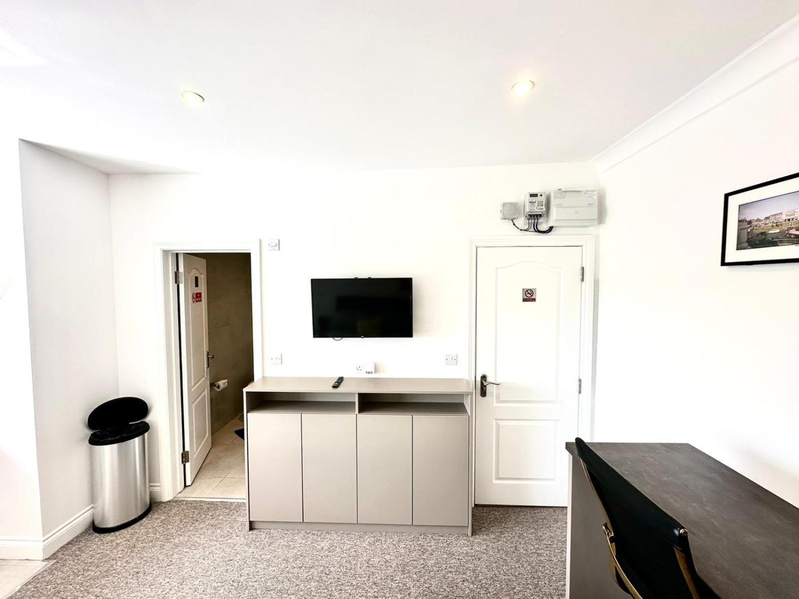 Sunny Modern, Private Apartment,15 Mins To Central London Hendon Eksteriør billede